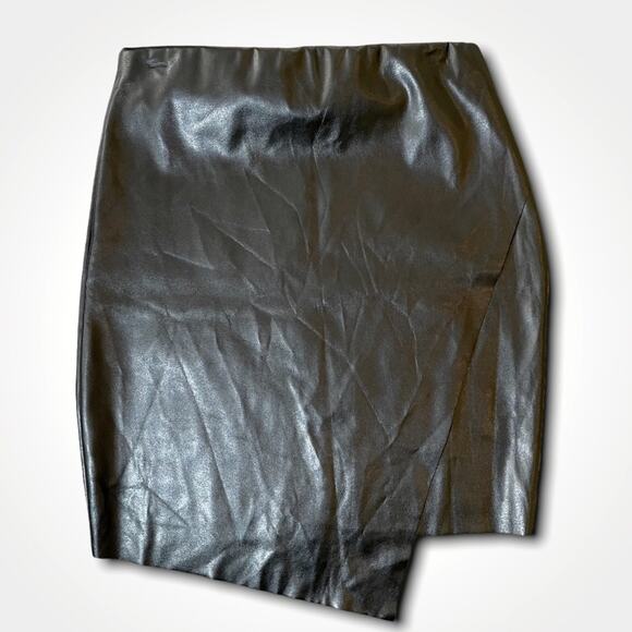 BOOHOO SEXY FAUX LEATHER ASYMMETRICAL MOTO PARTY SKIRT BLACK SIZE 4 - Picture 1 of 5